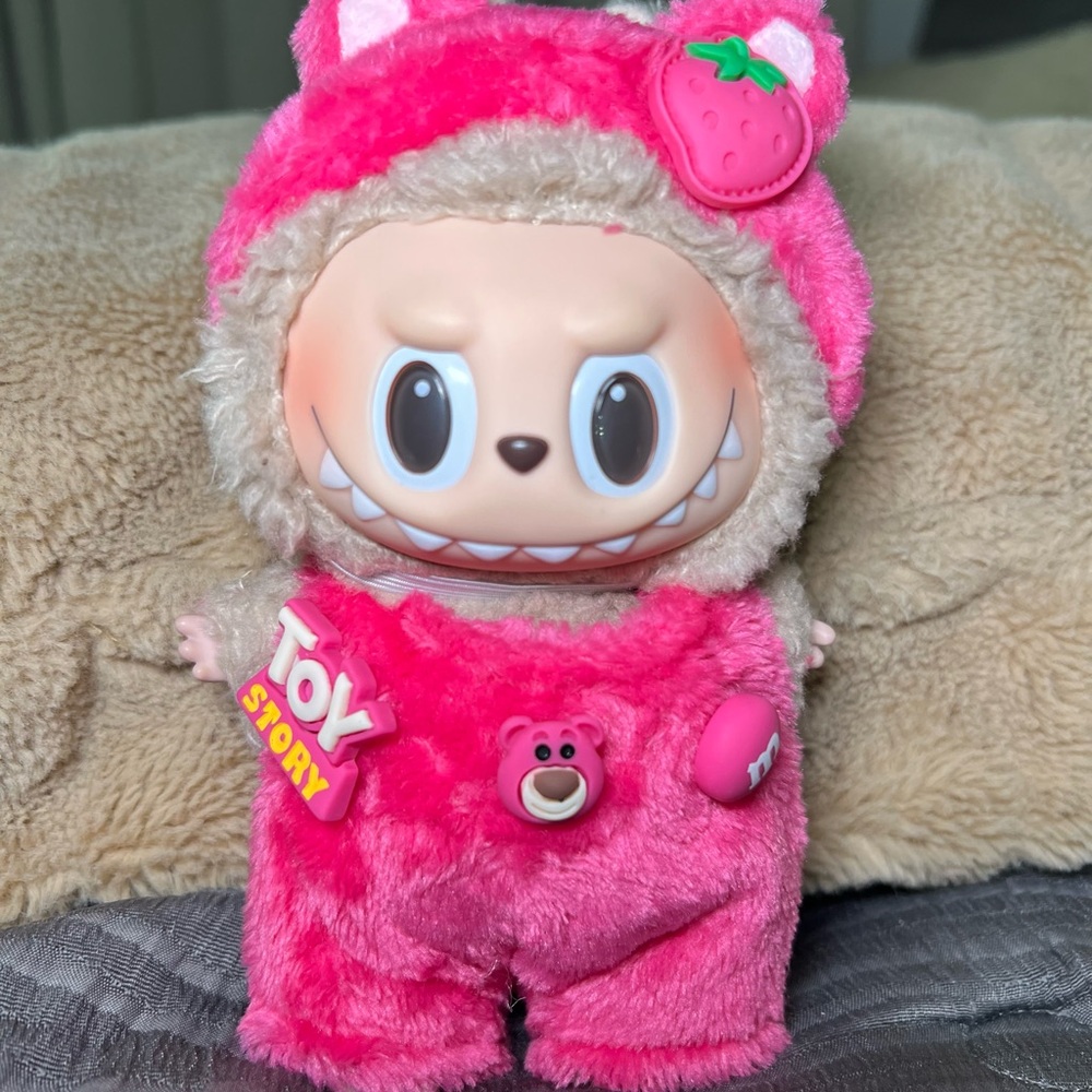 Labubu Outfit - Picture 4 of 4